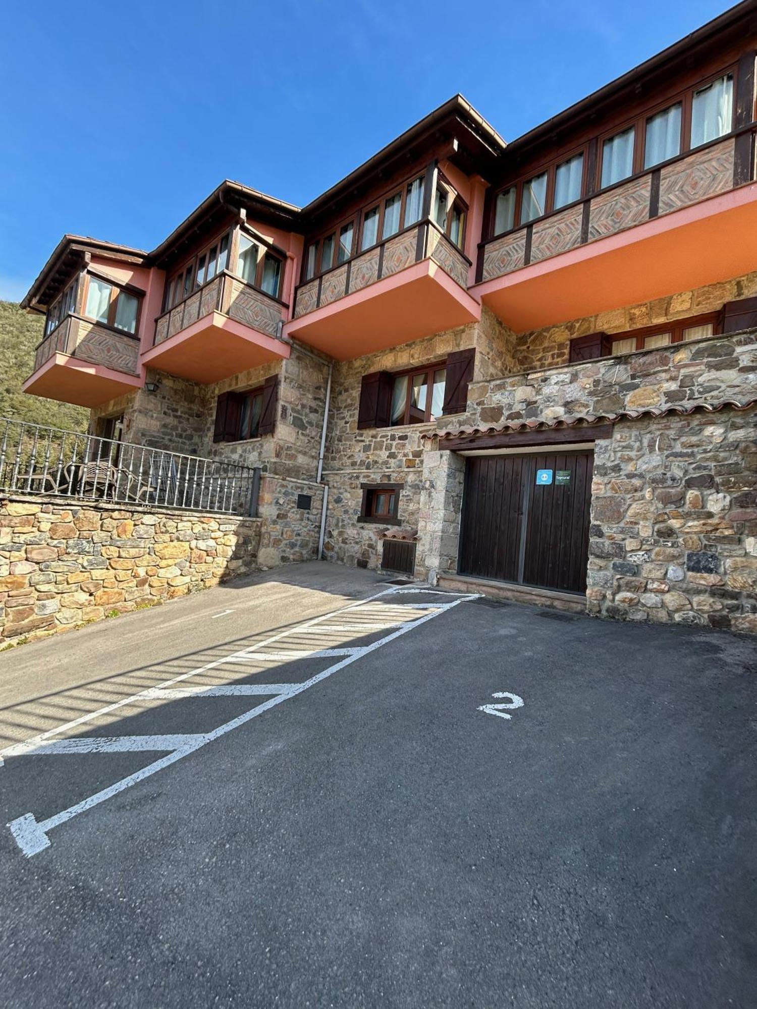 Apartamentos La Montana Frama Exterior photo